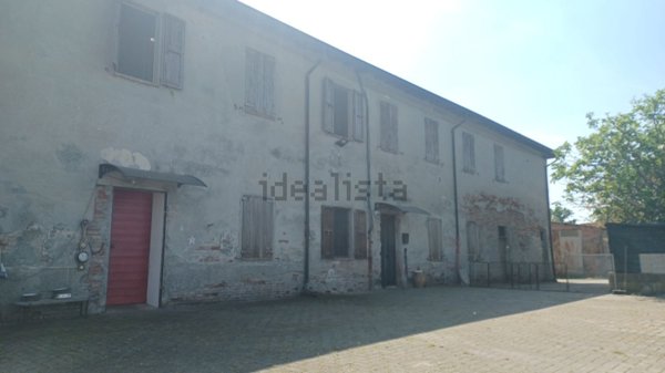 casale in vendita a Torrile