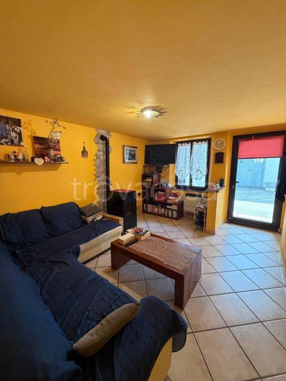 casa indipendente in vendita a Torrile in zona Rivarolo