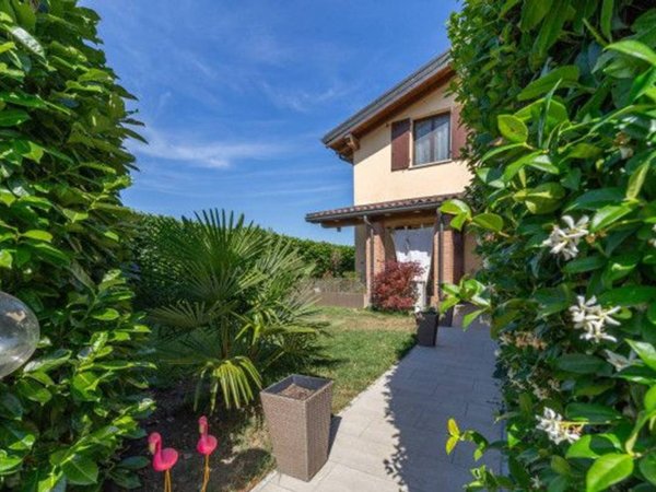 casa indipendente in vendita a Torrile