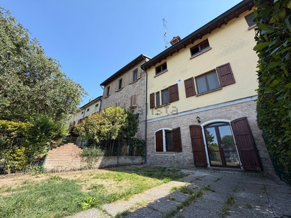 appartamento in vendita a Torrile in zona Sant'Andrea