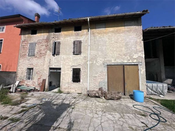 casa indipendente in vendita a Torrile in zona Sant'Andrea