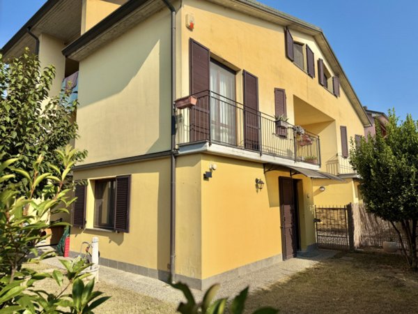 appartamento in vendita a Torrile in zona Rivarolo