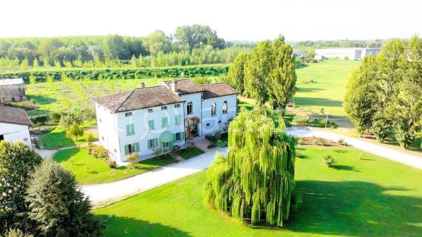 casa indipendente in vendita a Torrile in zona Bezze