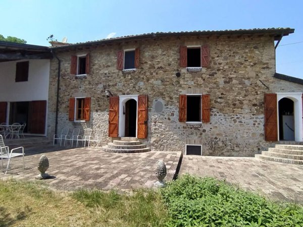 casa indipendente in vendita a Traversetolo in zona Cazzola
