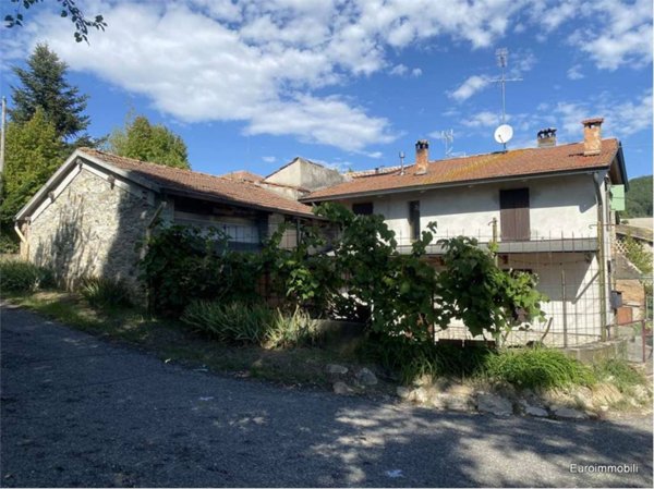casa indipendente in vendita a Traversetolo in zona Castione de' Baratti