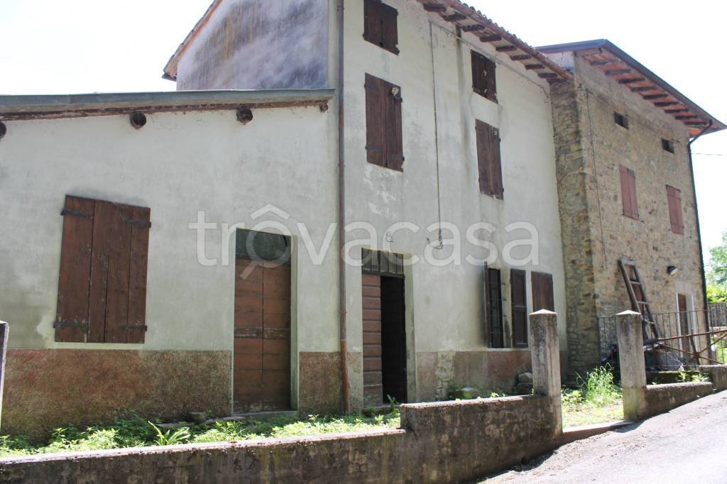 casa indipendente in vendita a Traversetolo