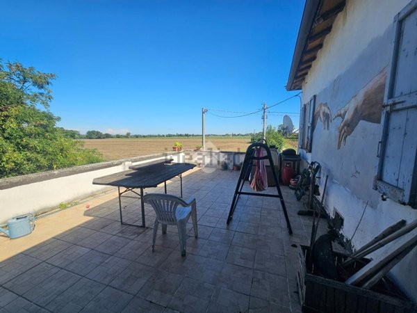 appartamento in vendita a Traversetolo in zona Mamiano