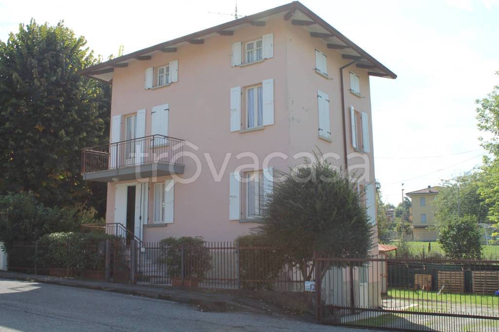 casa indipendente in vendita a Traversetolo