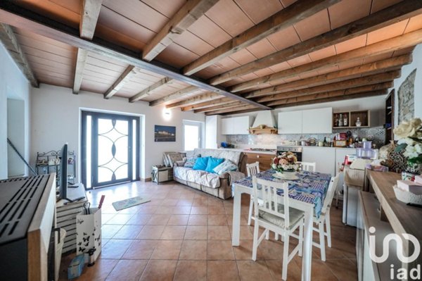 casa indipendente in vendita a Traversetolo