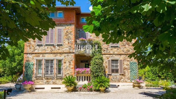 casa indipendente in vendita a Traversetolo