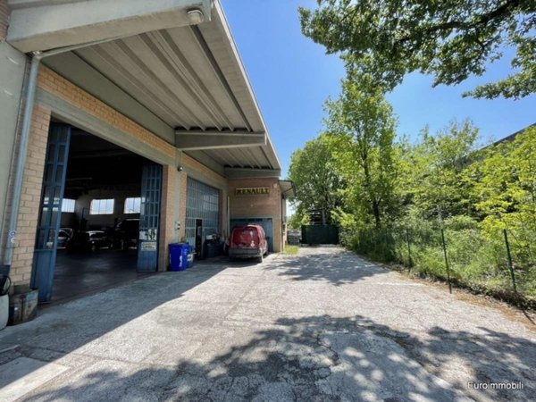 capannone in vendita a Traversetolo
