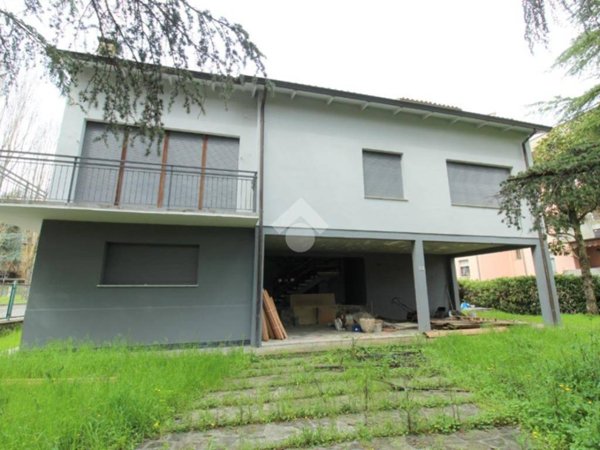 casa indipendente in vendita a Traversetolo