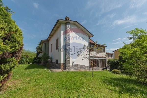 casa indipendente in vendita a Traversetolo in zona Bannone