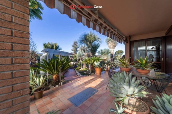 casa indipendente in vendita a Traversetolo in zona Cazzola