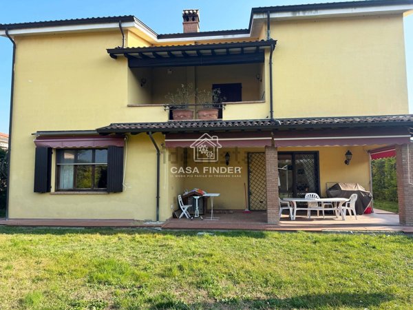 casa indipendente in vendita a Traversetolo