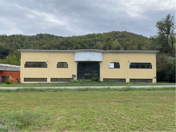 capannone in vendita a Traversetolo