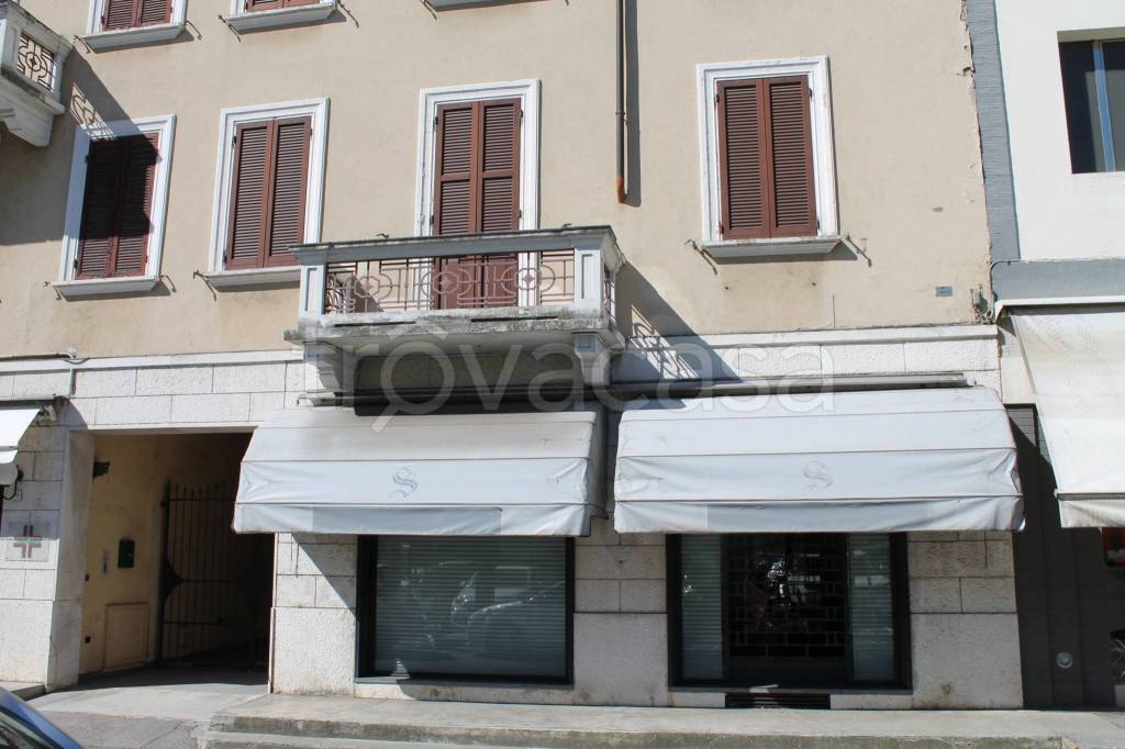 locale commerciale in vendita a Traversetolo