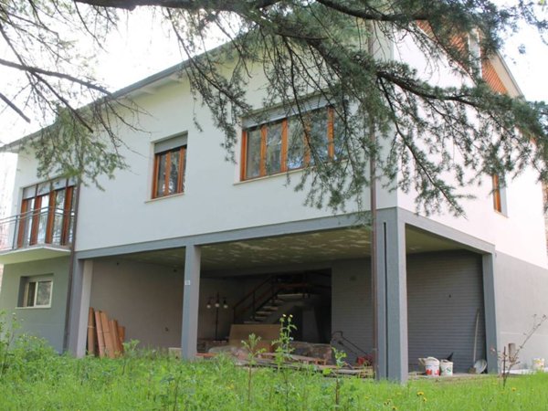 casa indipendente in vendita a Traversetolo