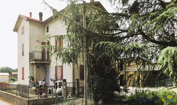 casa indipendente in vendita a Traversetolo in zona Vignale di Traversetolo