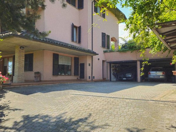 casa indipendente in vendita a Traversetolo