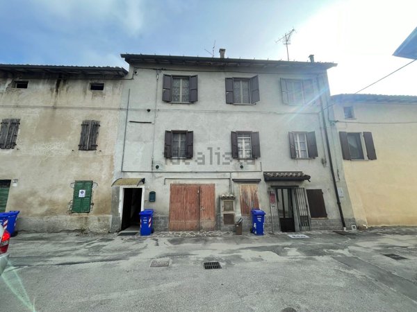 appartamento in vendita a Traversetolo in zona Mamiano