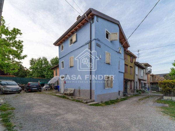 casa indipendente in vendita a Traversetolo in zona Bannone