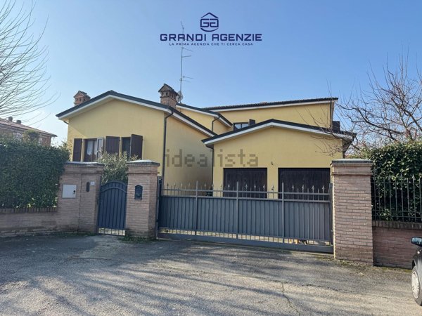 casa indipendente in vendita a Traversetolo in zona Bannone