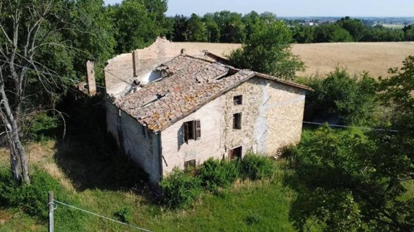 casa indipendente in vendita a Traversetolo in zona Sivizzano