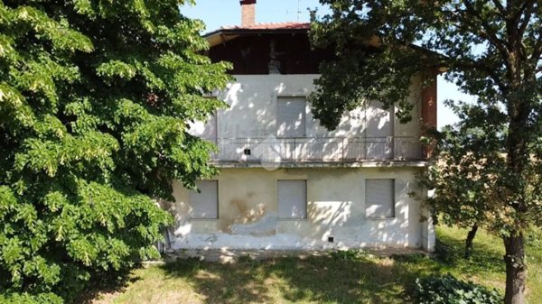 casa indipendente in vendita a Traversetolo in zona Sivizzano