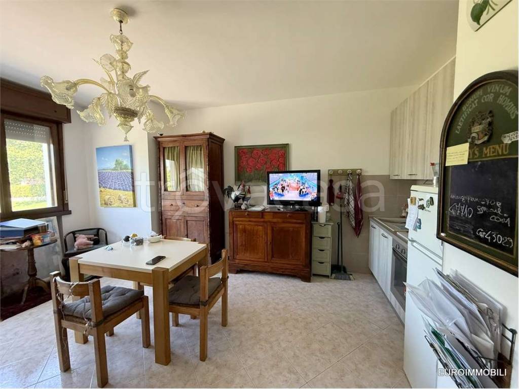 appartamento in vendita a Traversetolo in zona Bannone