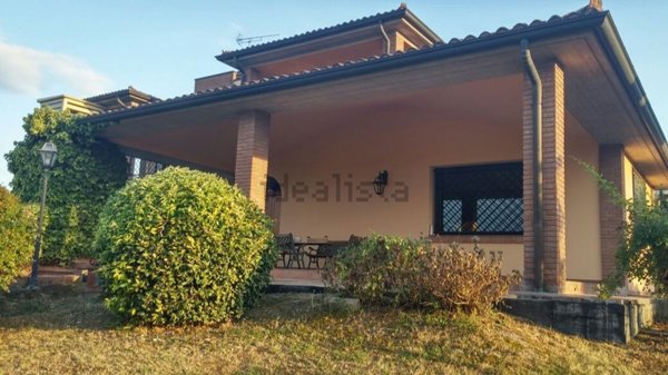 casa indipendente in vendita a Traversetolo in zona Sivizzano
