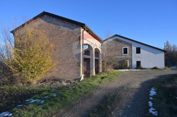 casale in vendita a Traversetolo in zona Cazzola