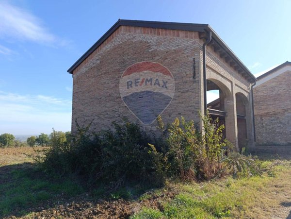 casale in vendita a Traversetolo in zona Cazzola