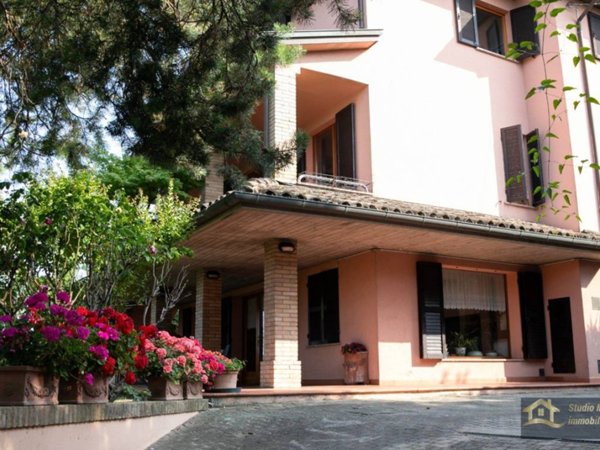 casa indipendente in vendita a Traversetolo