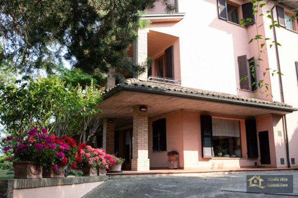 casa indipendente in vendita a Traversetolo