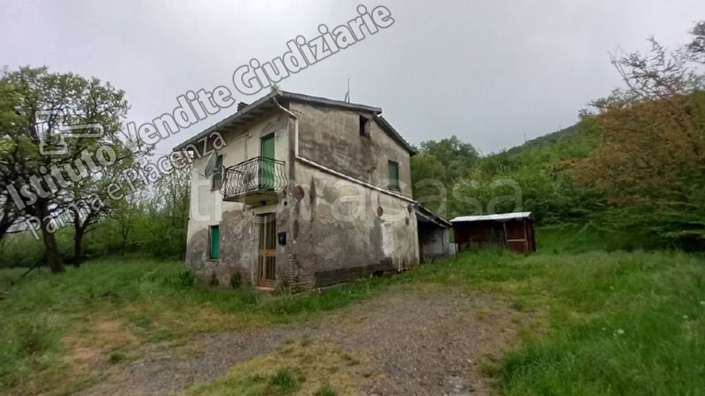 casa indipendente in vendita a Traversetolo in zona Castione de' Baratti