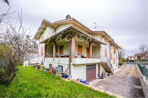 casa indipendente in vendita a Traversetolo