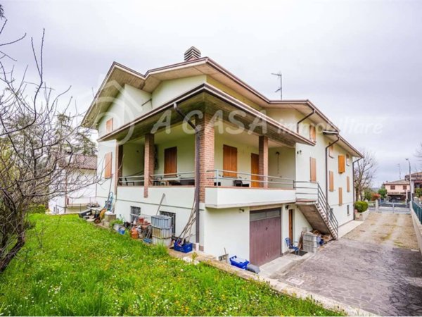 casa indipendente in vendita a Traversetolo