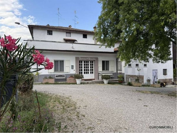 negozio in vendita a Traversetolo