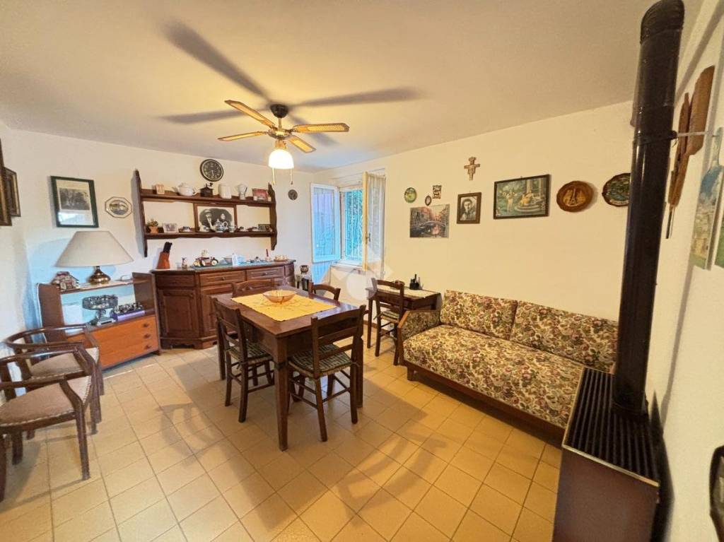 casa indipendente in vendita a Traversetolo