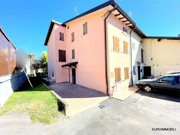 casa indipendente in vendita a Traversetolo