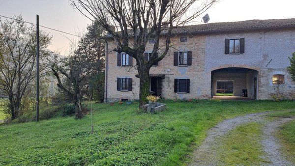 casale in vendita a Traversetolo in zona Torre