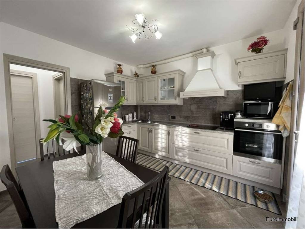 casa indipendente in vendita a Traversetolo