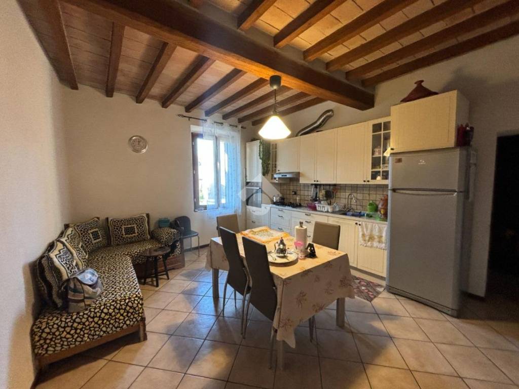 appartamento in vendita a Traversetolo in zona Vignale di Traversetolo