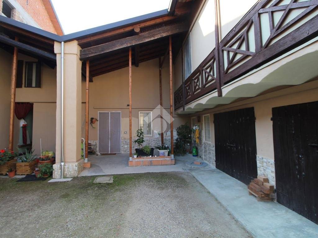 casa indipendente in vendita a Traversetolo