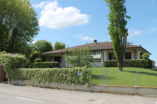 casa indipendente in vendita a Traversetolo in zona Bannone