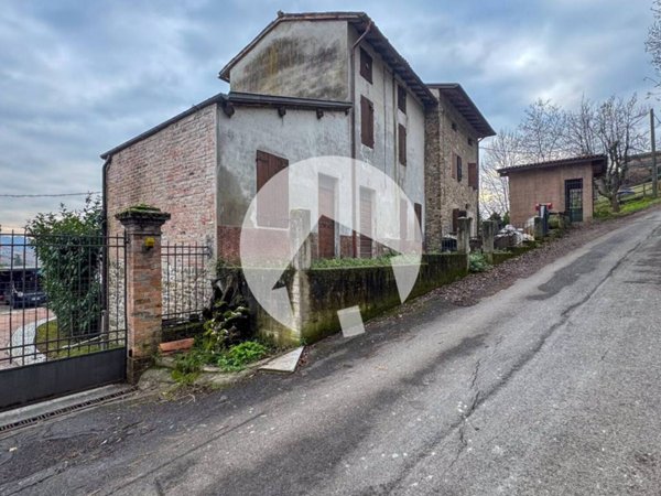 casa indipendente in vendita a Traversetolo in zona Vignale di Traversetolo