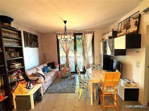 appartamento in vendita a Traversetolo in zona Bannone