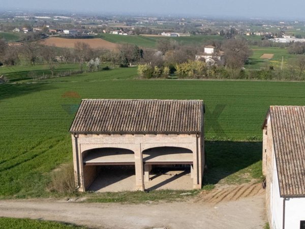 casale in vendita a Traversetolo in zona Cazzola