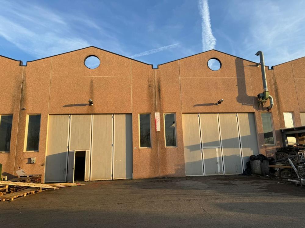 ufficio in vendita a Traversetolo